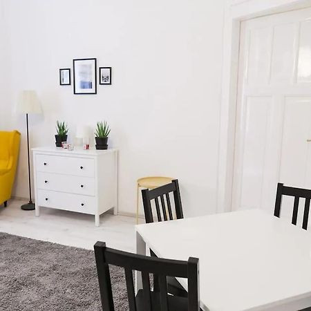 Central 30M2 A/C Apartment, 3 Min From Ny Cafe Budapeşte Dış mekan fotoğraf