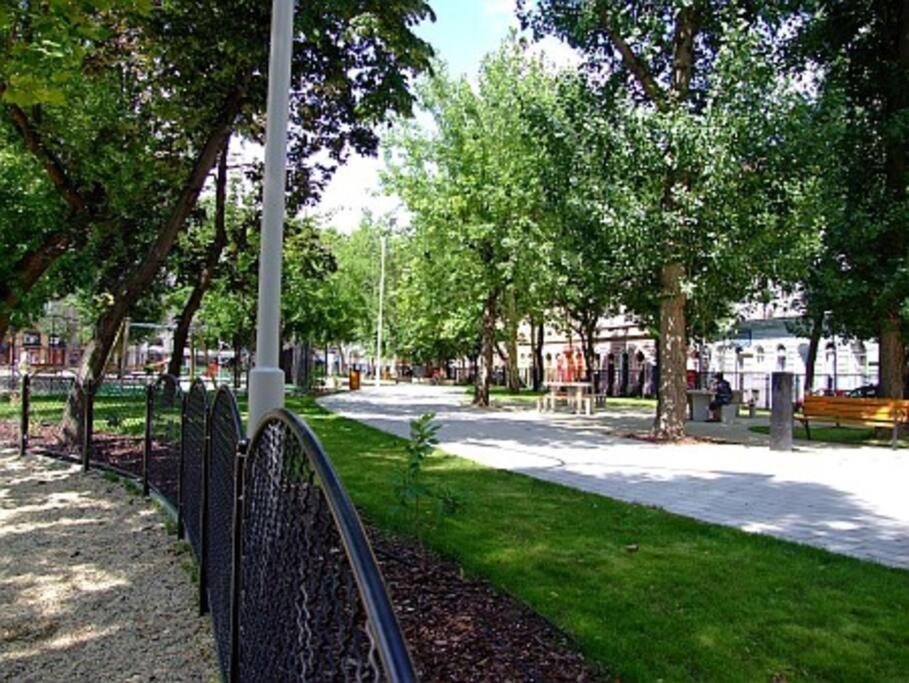 Central 30M2 A/C Apartment, 3 Min From Ny Cafe Budapeşte Dış mekan fotoğraf
