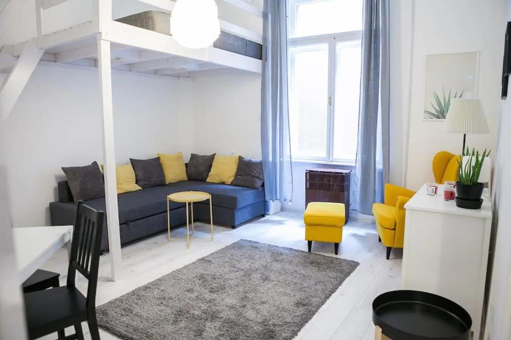 Central 30M2 A/C Apartment, 3 Min From Ny Cafe Budapeşte Dış mekan fotoğraf