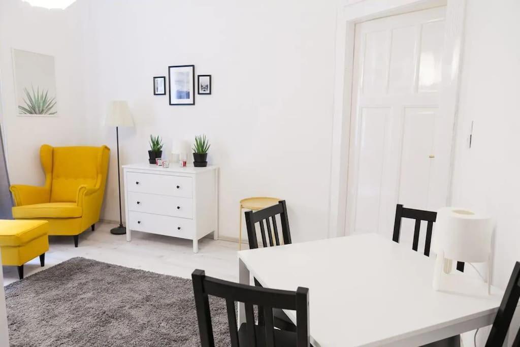 Central 30M2 A/C Apartment, 3 Min From Ny Cafe Budapeşte Dış mekan fotoğraf