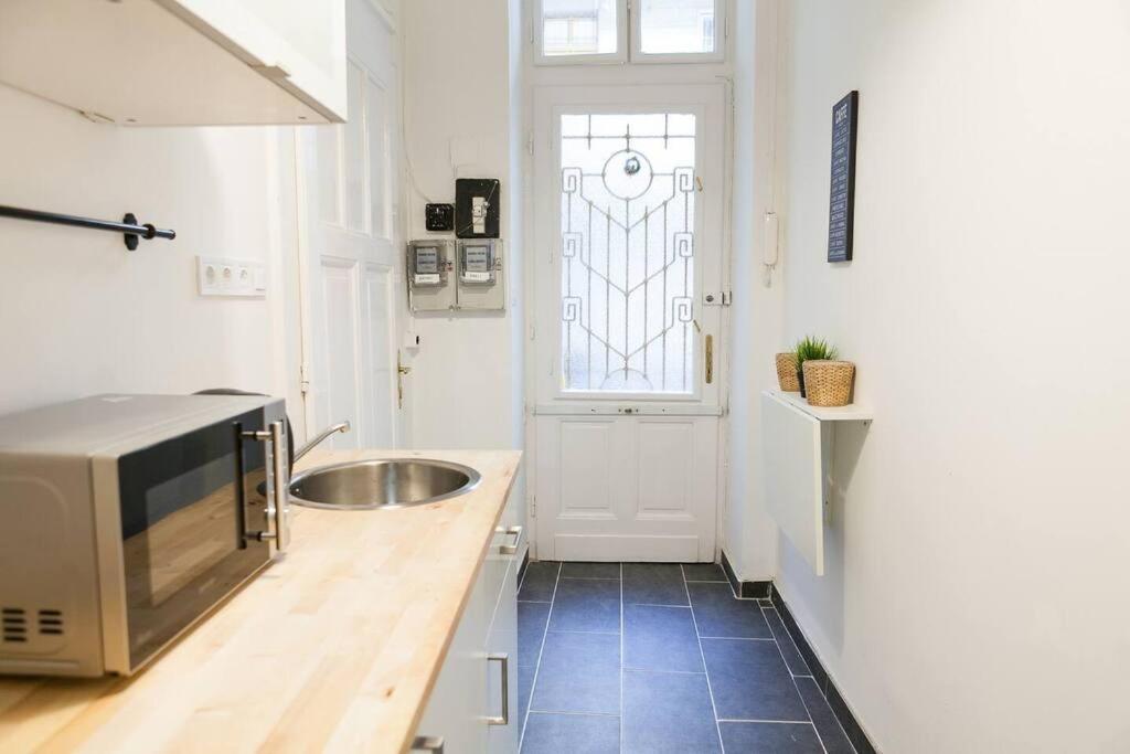 Central 30M2 A/C Apartment, 3 Min From Ny Cafe Budapeşte Dış mekan fotoğraf